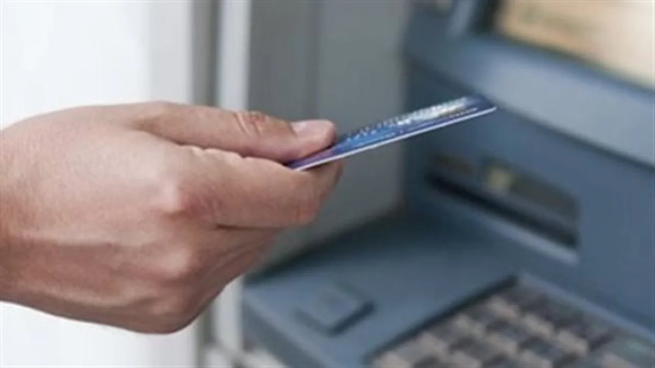 حدود السحب.. تعرف على معاملاتك البنكية اليومية من الـ ATM